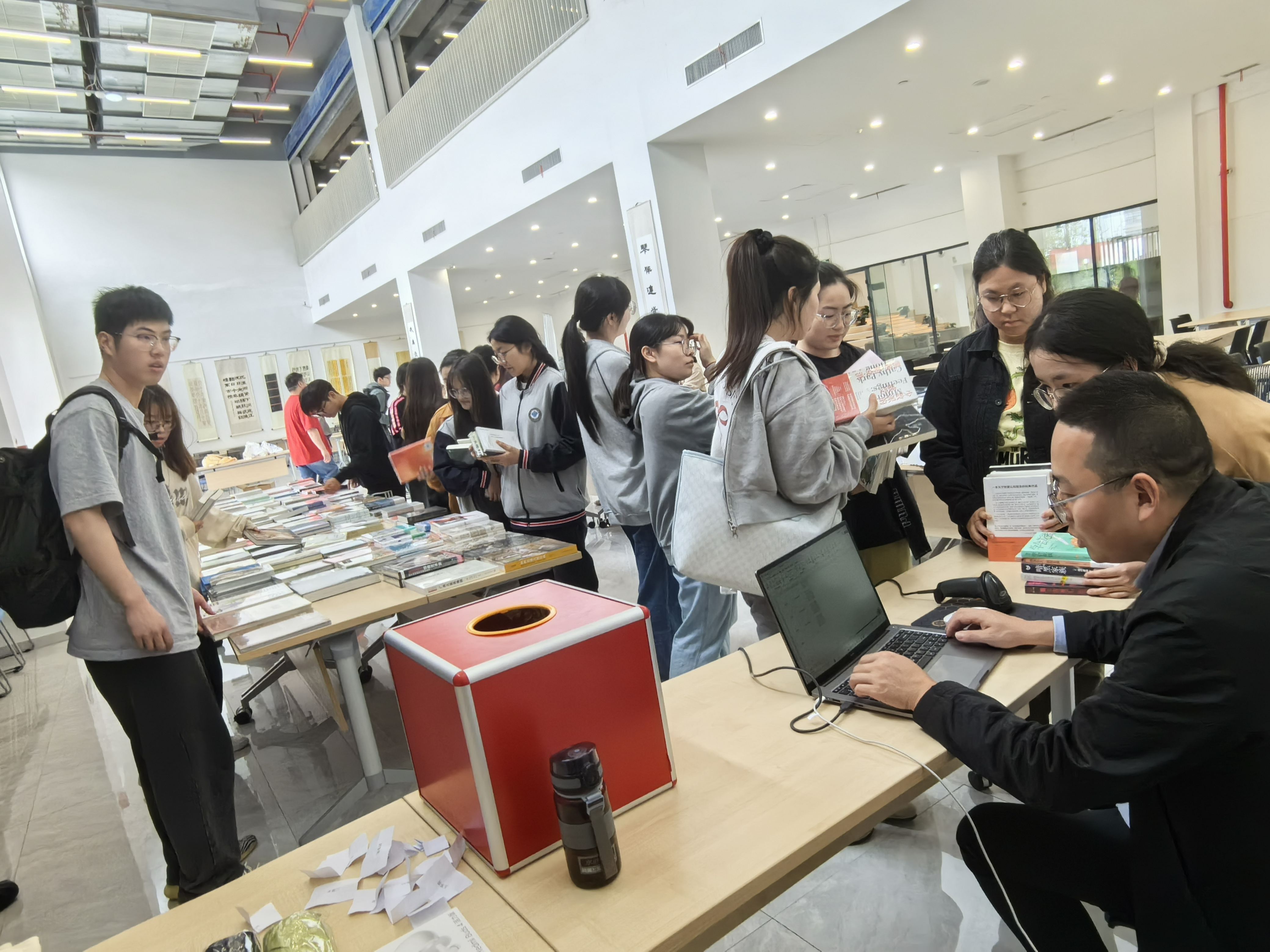 最是书香能致远——大涵文化4月书展活动撷英 最是书香能致远——大涵文化4月书展活动撷英